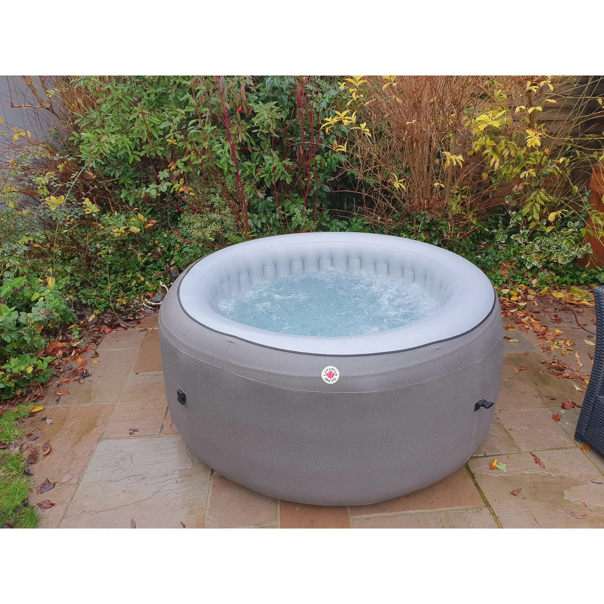 2023 Grand Rapids Inflatable 110-Jet 4-Person Hot Tub