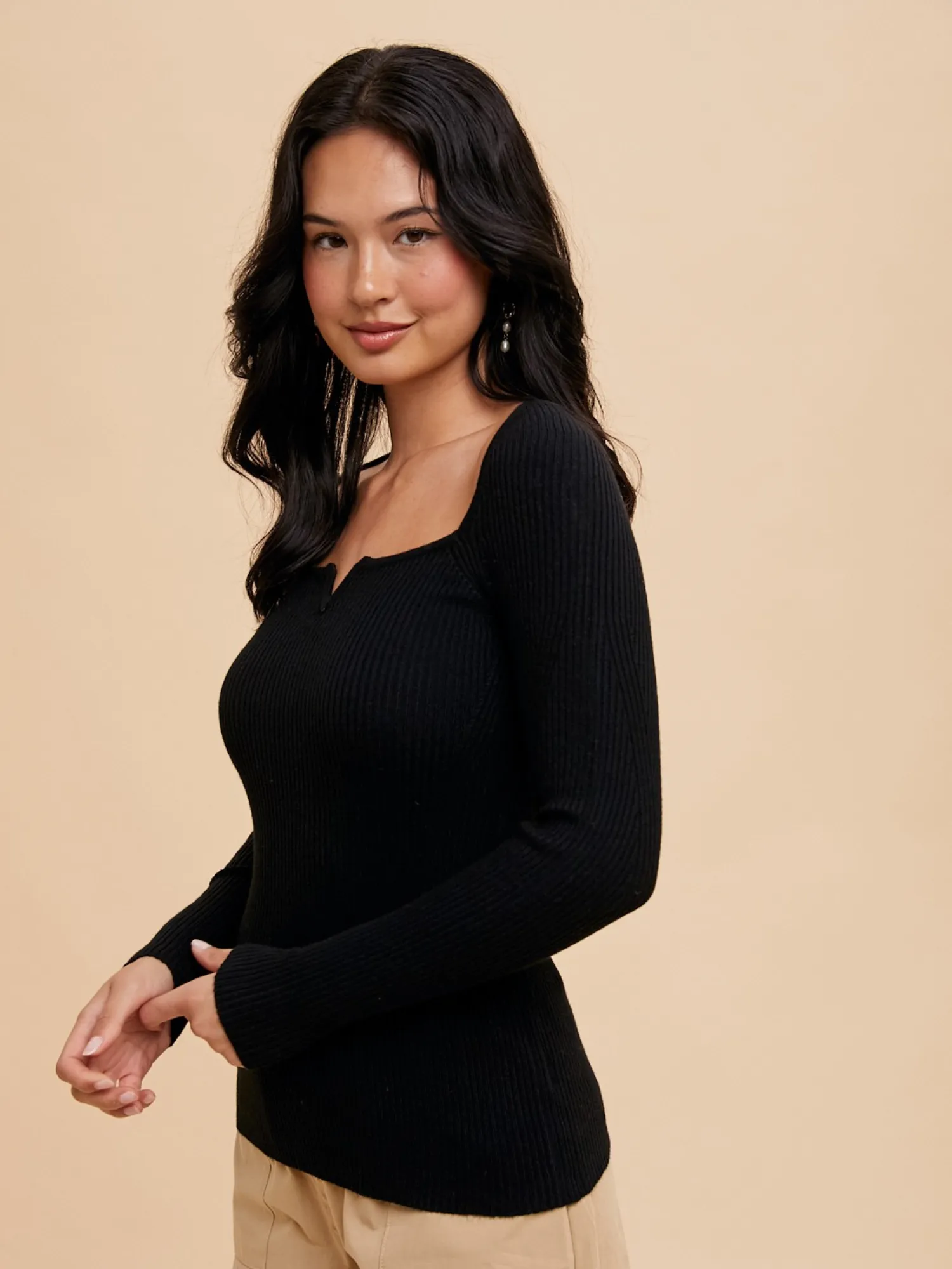 Aubrey Ribbed Knit Notched V-Neck Knit Top (Black)