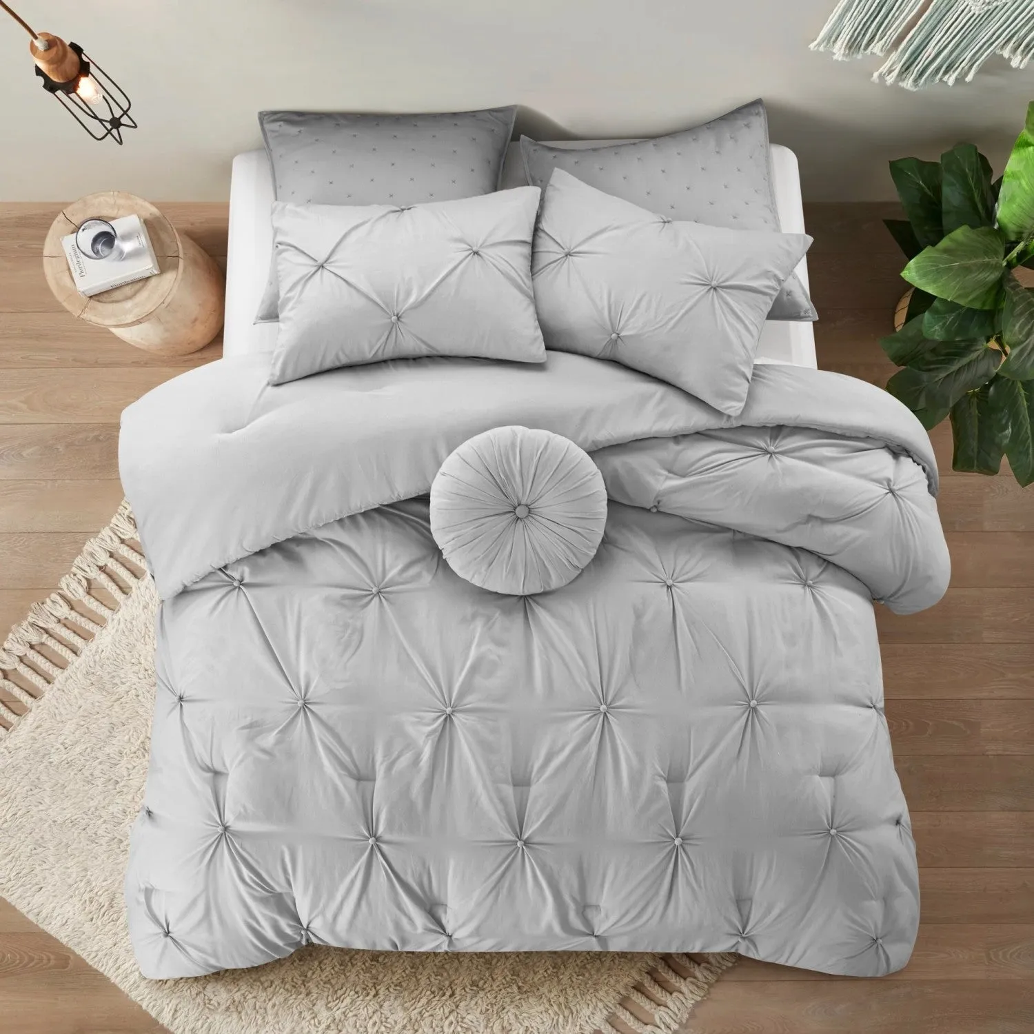 Kiana Comforter Set