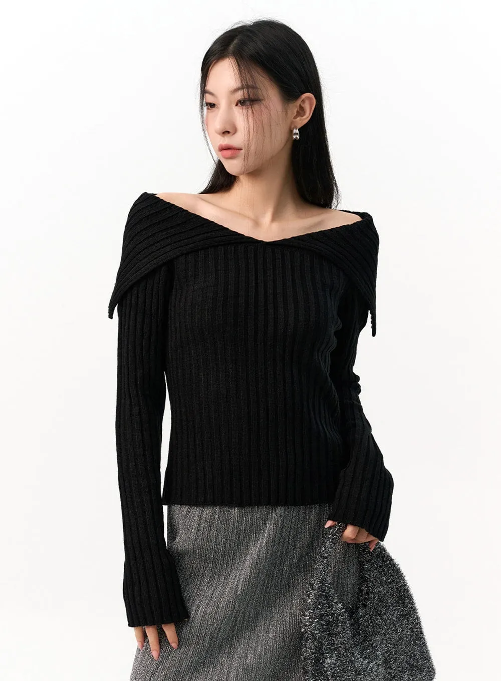 Off-Shoulder Knit Sweater IO320