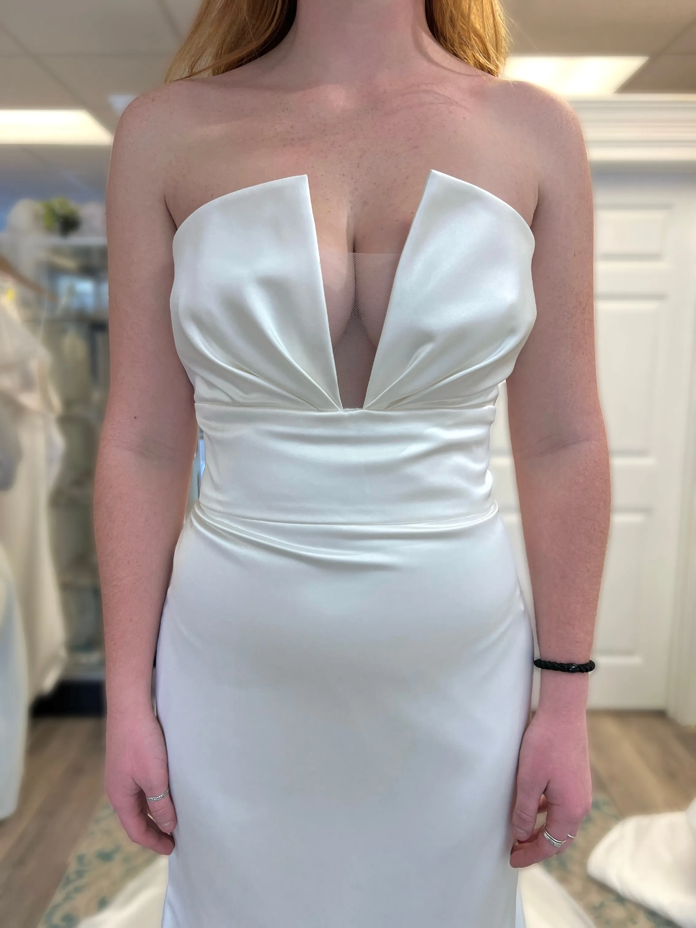 Paloma Blanca 4926 Wedding Dress Sample