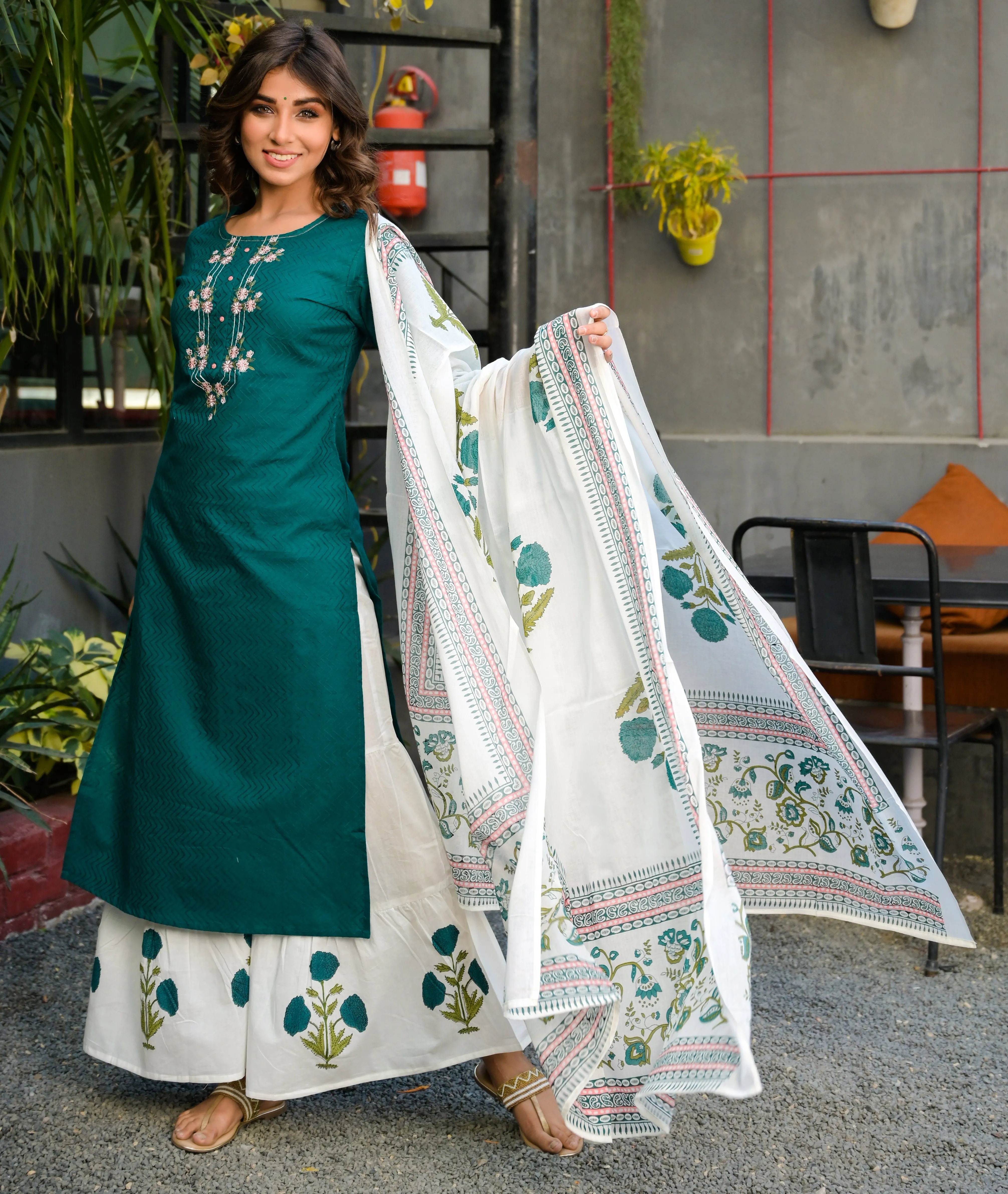 Women Teal And White Embroidered Dupatta Set