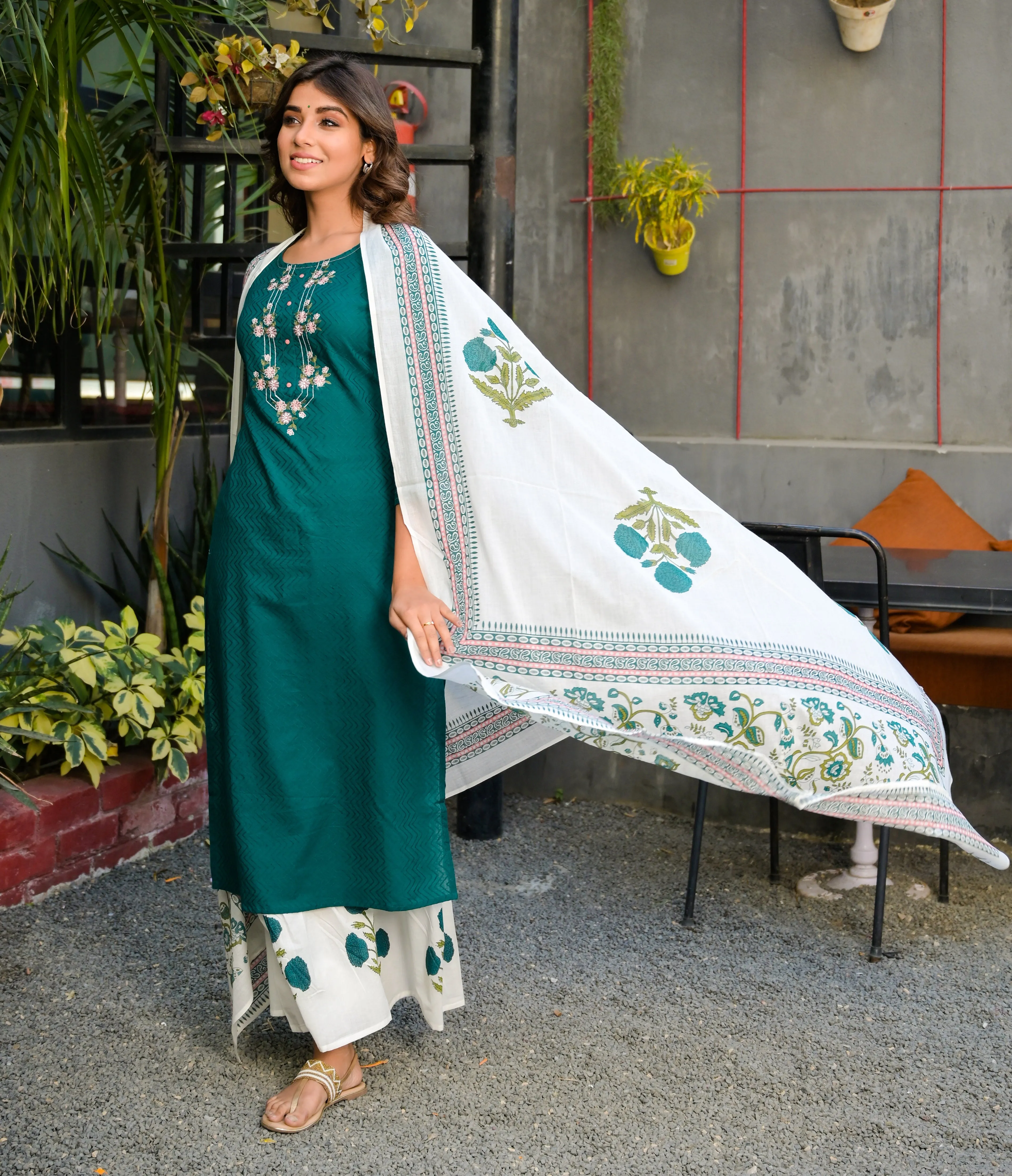 Women Teal And White Embroidered Dupatta Set