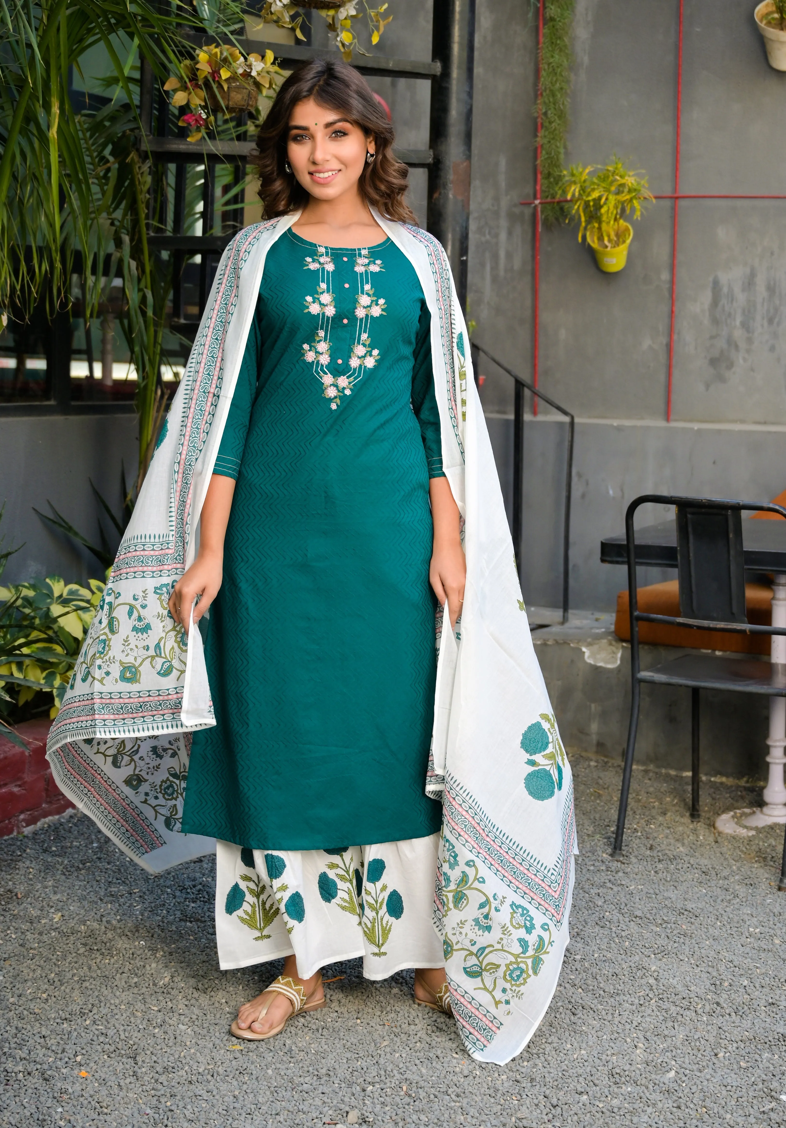 Women Teal And White Embroidered Dupatta Set