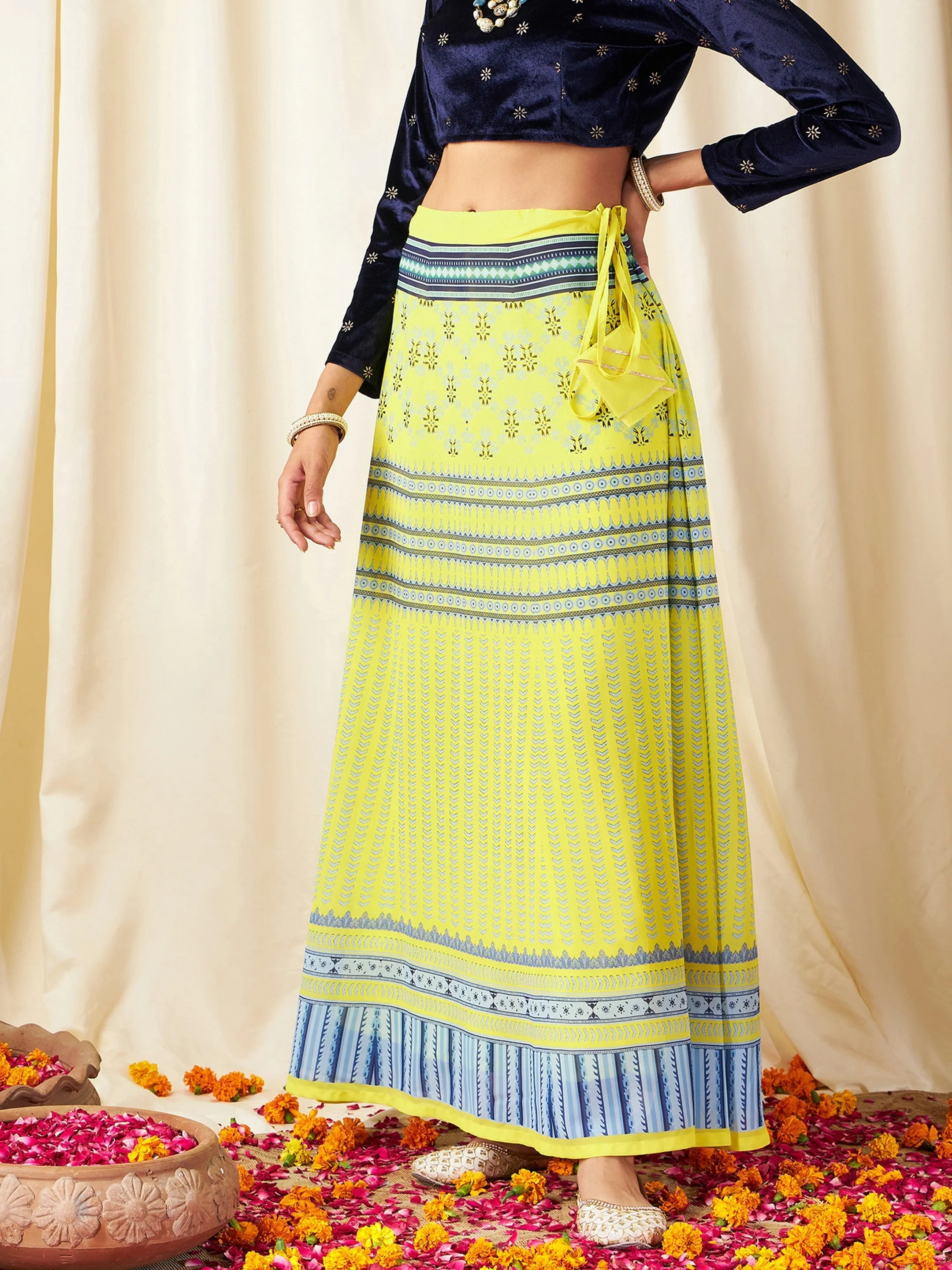 Women Yellow Geometric Bias Flared Skirt